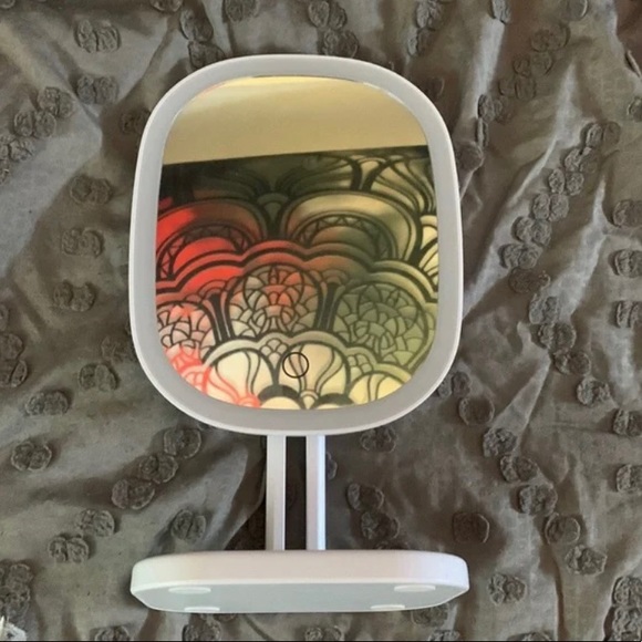 ⭐️PRICE FIRM⭐️ Impressions vanity mirror - Picture 5 of 6